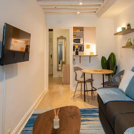 Apartament Beautiful On The Prestigious Street Saint-honore - Near Louvre, Amazing Location! *