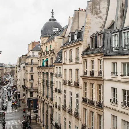 Beautiful On The Prestigious Street Saint-honore - Near Louvre, Amazing Location!