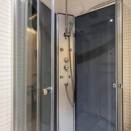 Beautiful On The Prestigious Street Saint-honore - Near Louvre, Amazing Location! Apartament