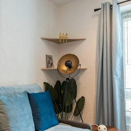 Apartament Beautiful On The Prestigious Street Saint-honore - Near Louvre, Amazing Location!