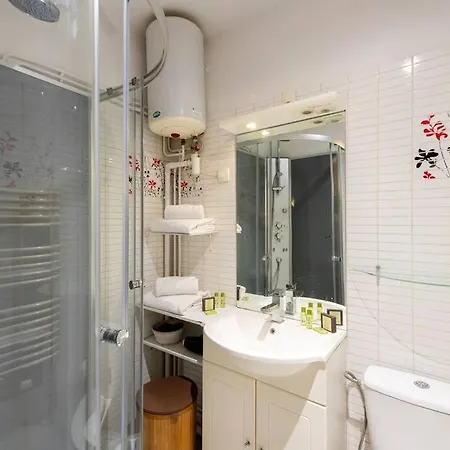 Beautiful On The Prestigious Street Saint-honore - Near Louvre, Amazing Location! Apartament Paryż
