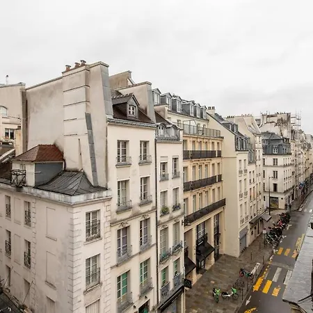 Apartament Beautiful On The Prestigious Street Saint-honore - Near Louvre, Amazing Location! Paryż
