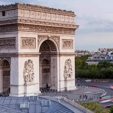 Beautiful On The Prestigious Street Saint-honore - Near Louvre, Amazing Location!