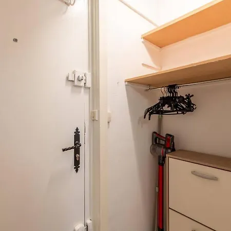 Apartament Beautiful On The Prestigious Street Saint-honore - Near Louvre, Amazing Location! Paryż